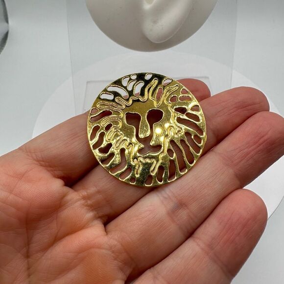 Vintage 1980s Anne Klein gold tone lion earring and brooch set! - Picture 5 of 11